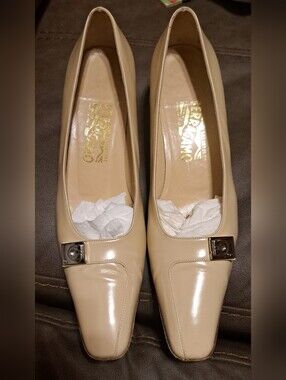 Salvatore Ferragamo Leather "Florence" Nude Ladies  Shoes Sz 11 Work Church